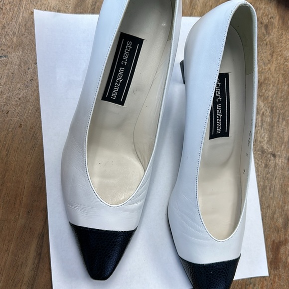 Stuart Weitzman - Picture 2 of 6